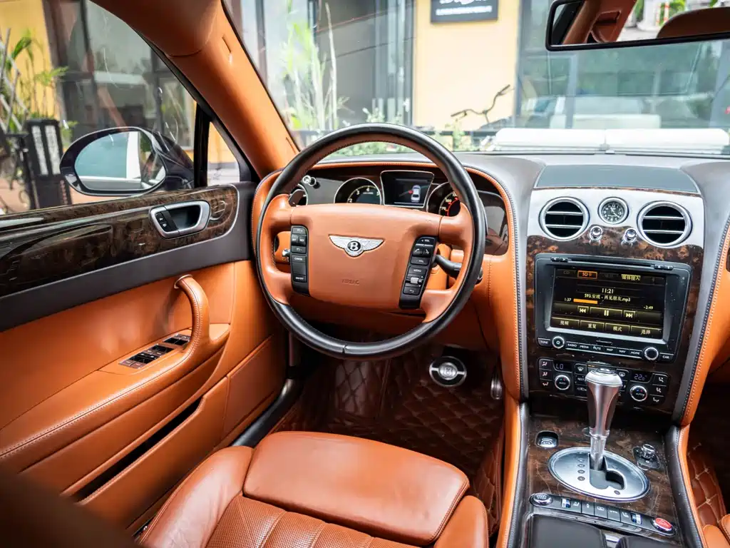 Bentley Flying Spur 2013 — фото 24