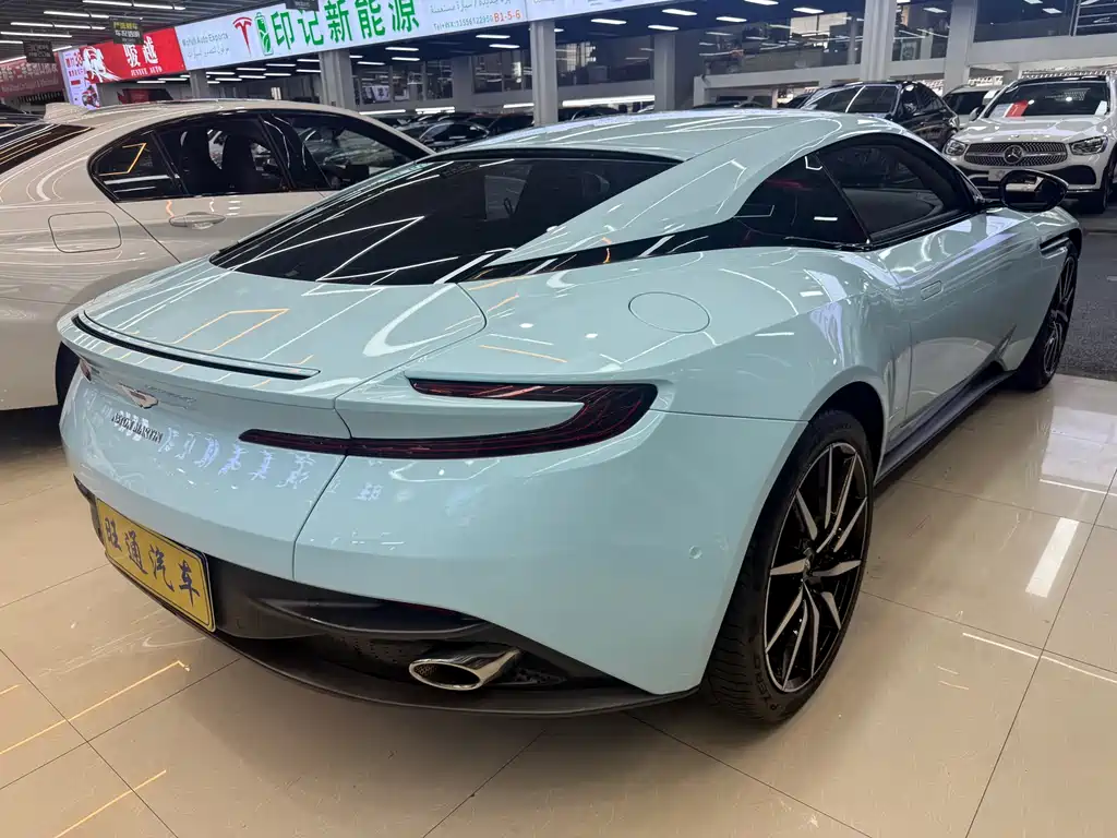 Aston Martin DB11 2019 — фото 4
