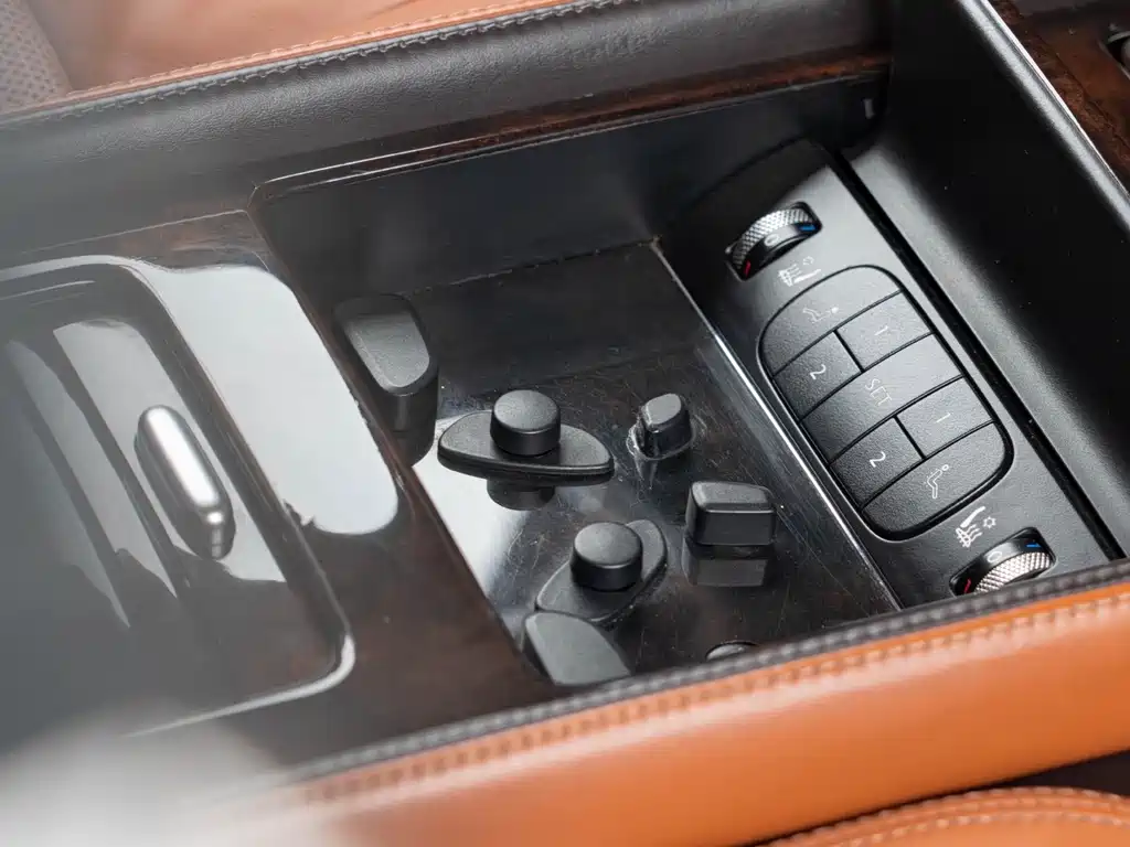 Bentley Flying Spur 2013 — фото 29
