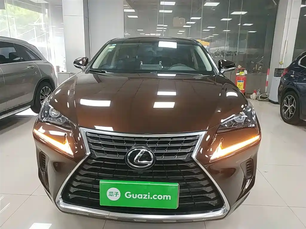 Lexus NX 2019 — фото 3