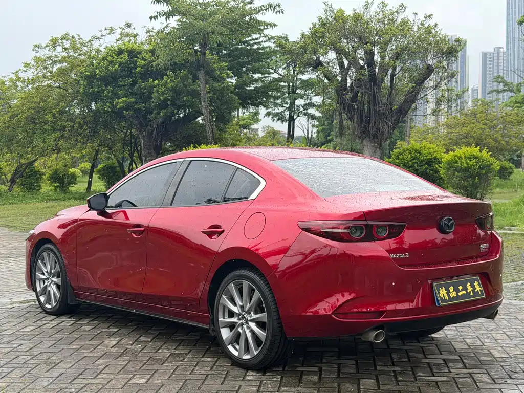 Mazda 3 Axela 2021 — фото 4