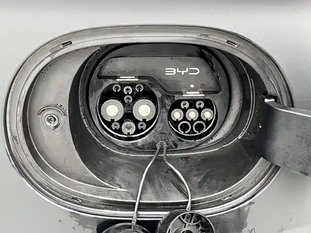 BYD Seal 07 DM-i 2025 — фото 9