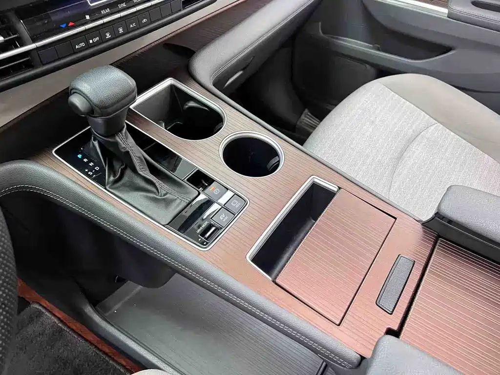 Toyota Sienna 2023 — фото 22