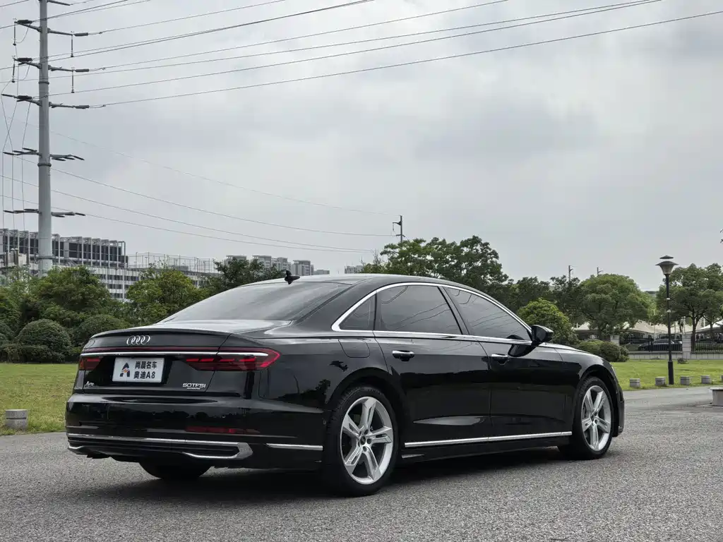 Audi A8 2023 — фото 17
