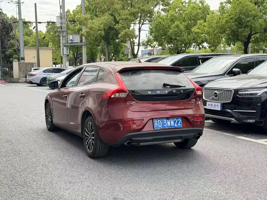 Volvo V40 2018 — фото 13