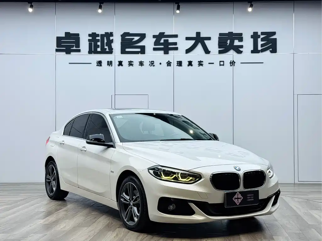 BMW 1 Series 2018 — фото 1