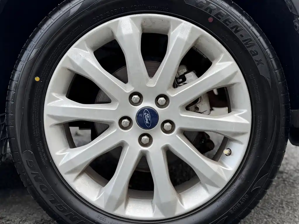 Ford Kuga 2015 — фото 17