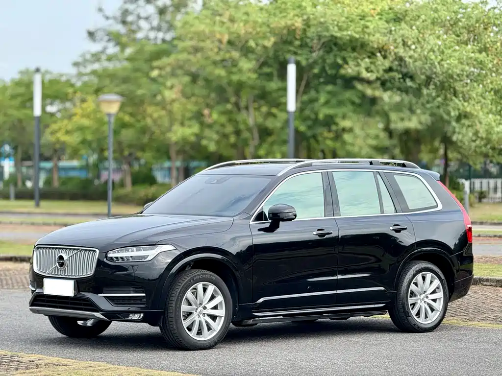 Volvo XC90 2017 — фото 1