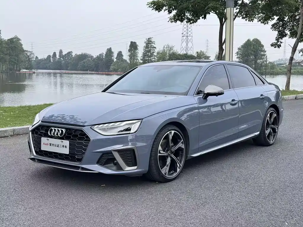 Audi A4L 2022 — фото 1