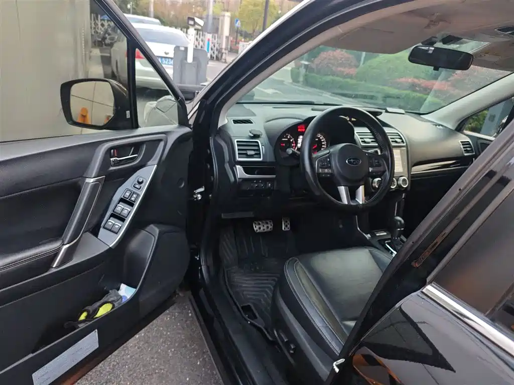 Subaru Forester 2017 — фото 14