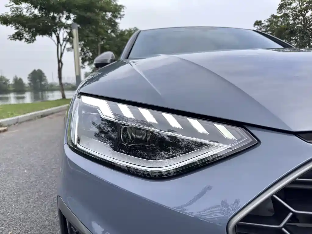 Audi A4L 2022 — фото 11