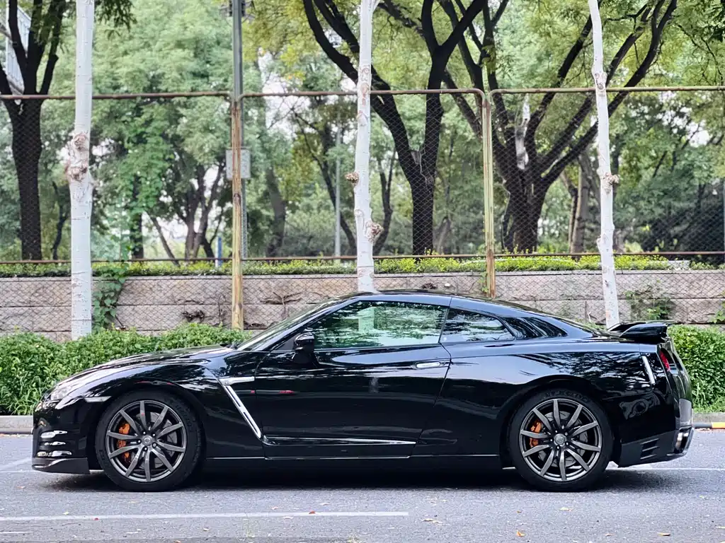 Nissan GT-R 2016 — фото 14