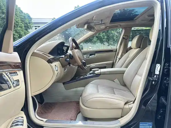 Mercedes-Benz S-Class 2012