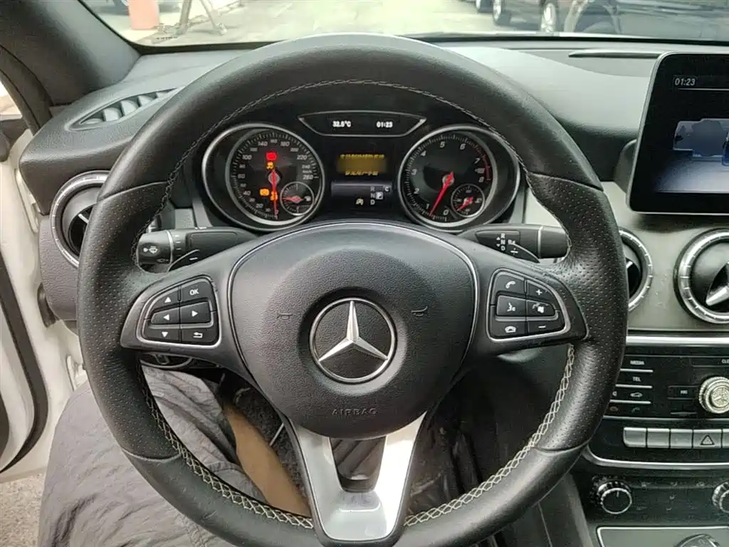 Mercedes-Benz CLA 2018 — фото 11