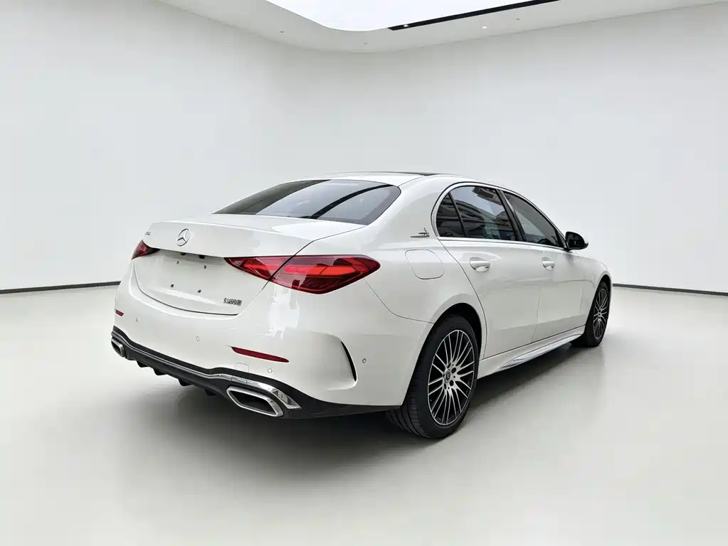 Mercedes-Benz C-Class 2023 — фото 4