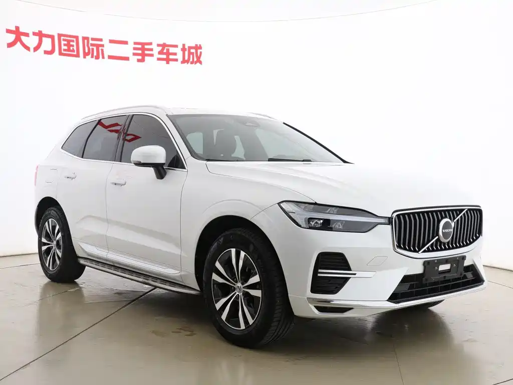 Volvo XC60 2023 — фото 3
