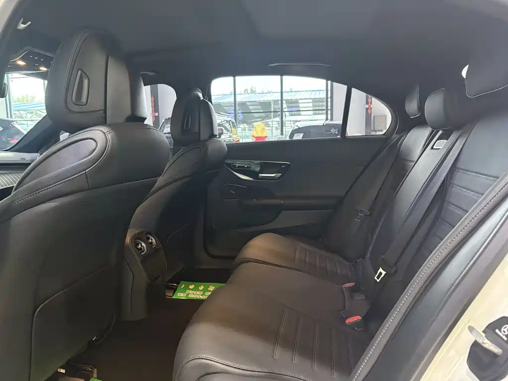 Mercedes-Benz C-Class 2024