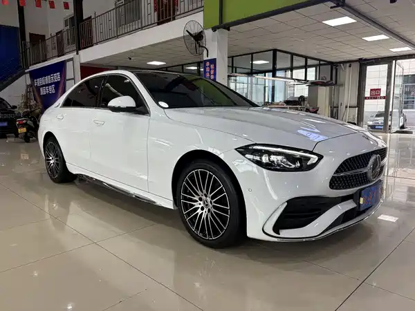 Mercedes-Benz C-Class 2024