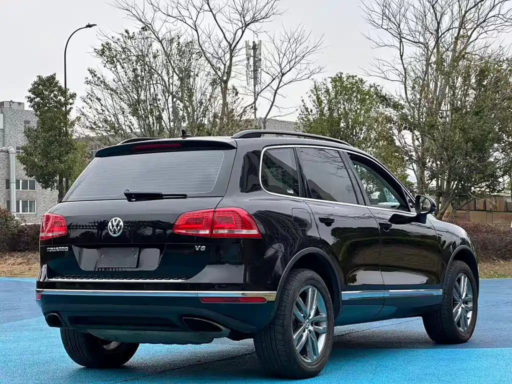 Volkswagen Touareg 2017 — фото 10