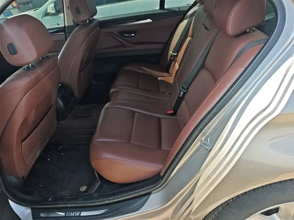 BMW 5 Series 2016 — фото 17