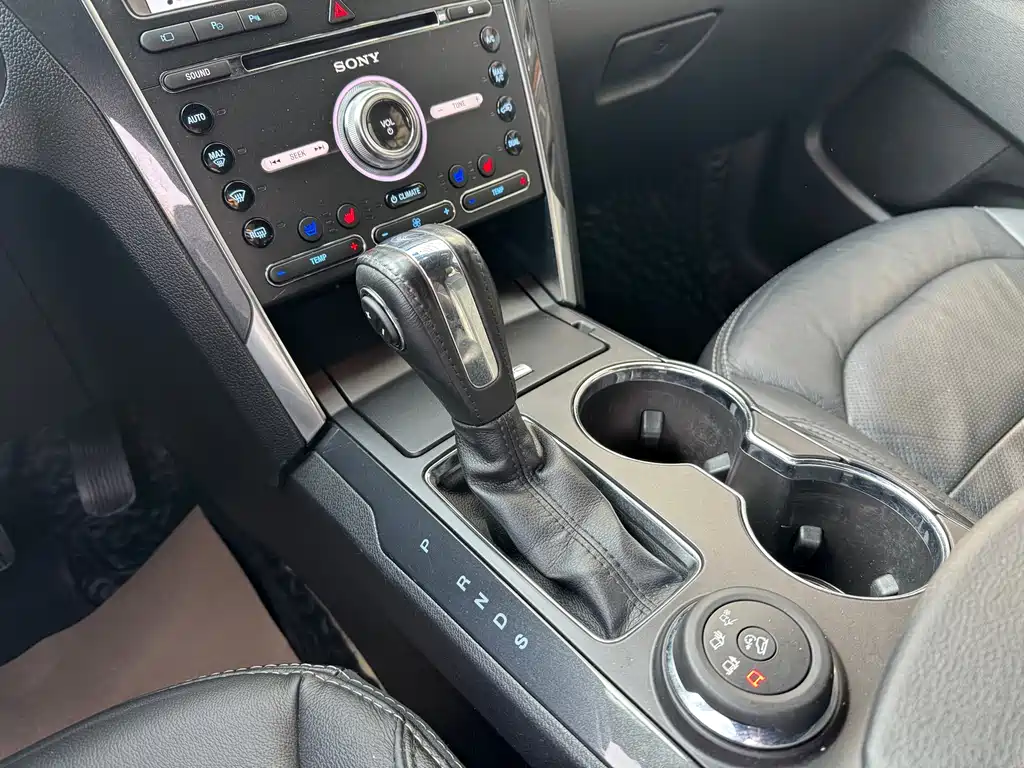 Ford Explorer 2019 — фото 11