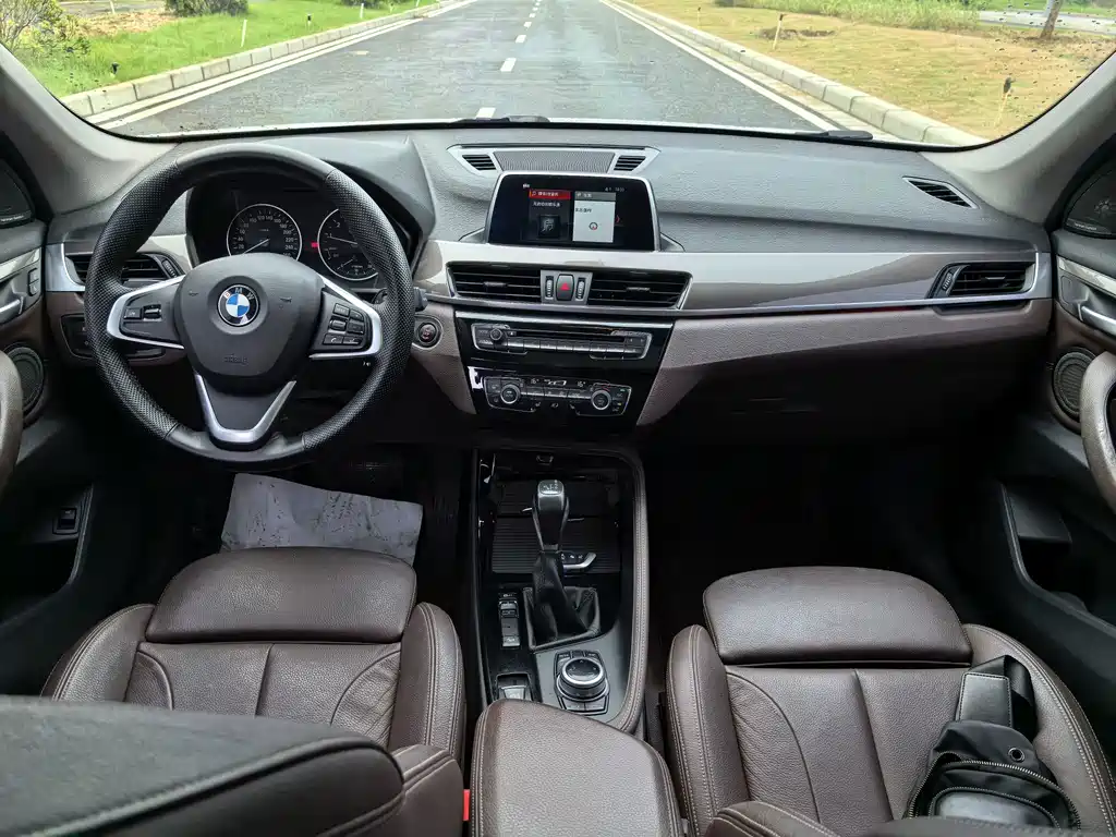 BMW X1 2018 — фото 15