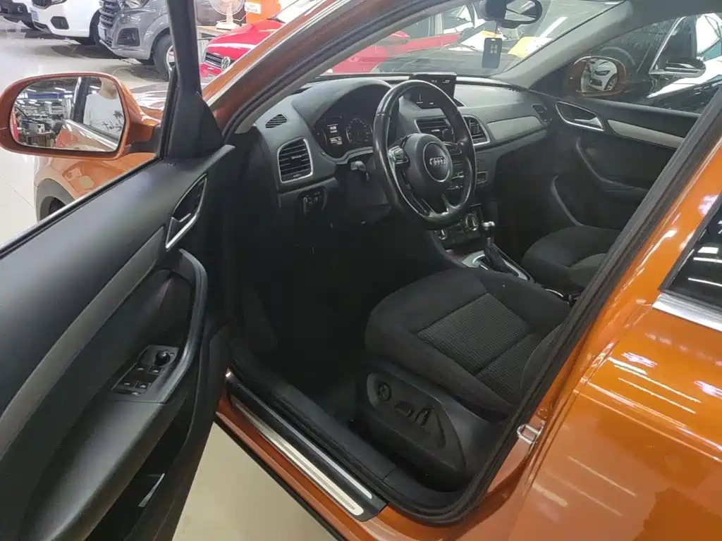 Audi Q3 2015 — фото 16