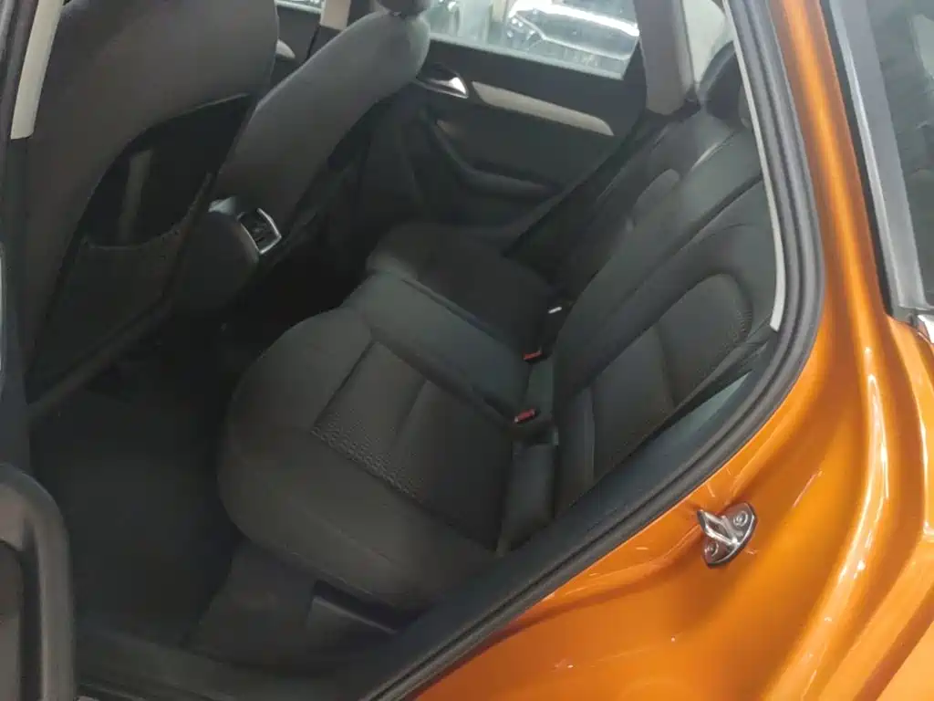 Audi Q3 2015 — фото 17