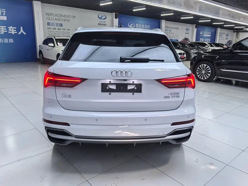 Audi Q3 2022 — фото 19
