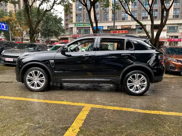 Lynk & Co 01 2019