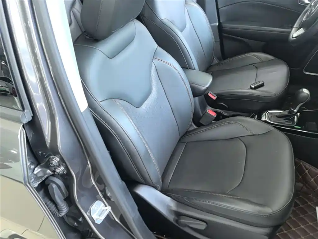 Jeep Compass 2019 — фото 25