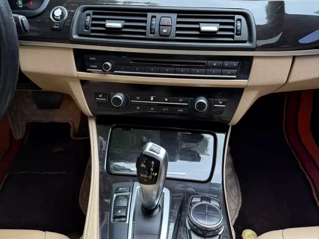 BMW 5 Series 2013 — фото 10
