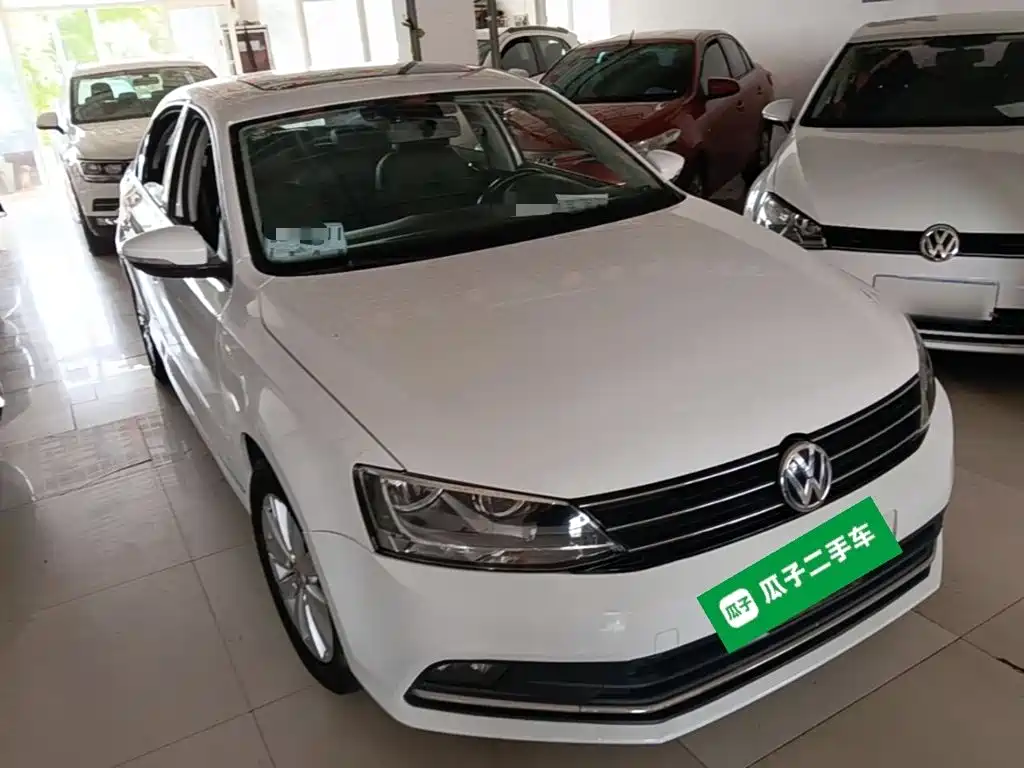 Volkswagen Sagitar 2016