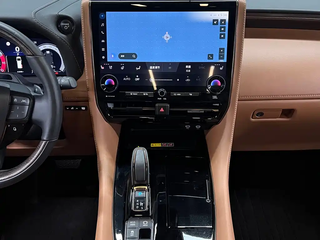 Toyota Alphard 2023 — фото 18