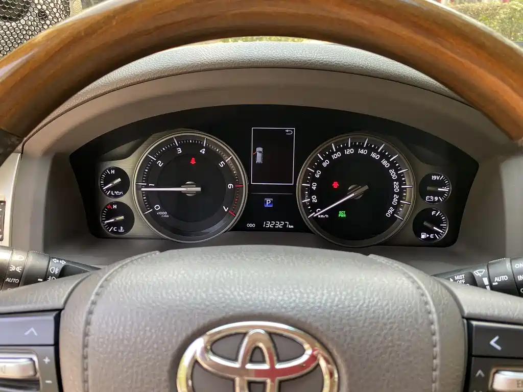 Toyota Land Cruiser 2017 — фото 17