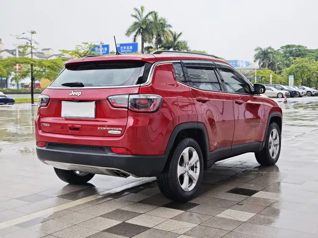 Jeep Compass 2017 — фото 3