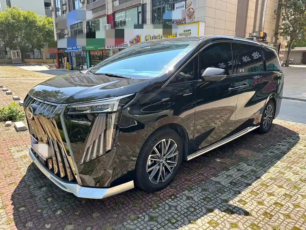 GAC Motor Trumpchi M8 2024 — фото 1