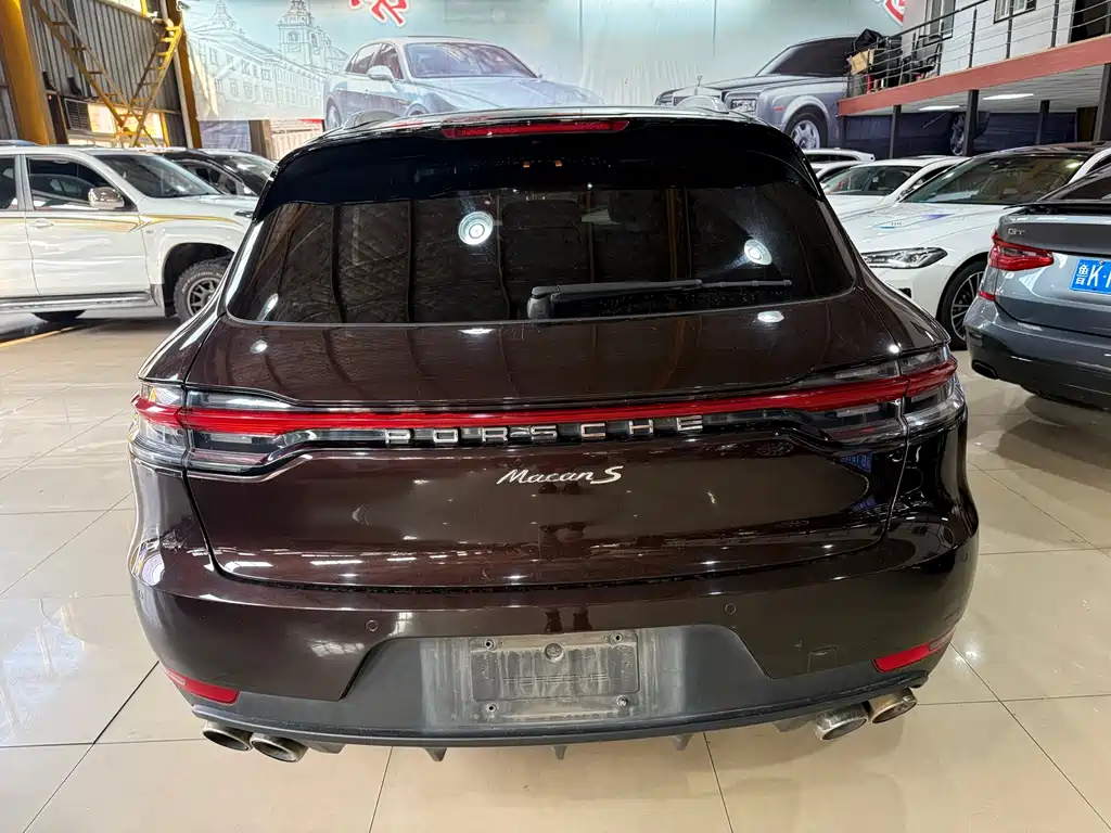 Porsche Macan 2018 — фото 14
