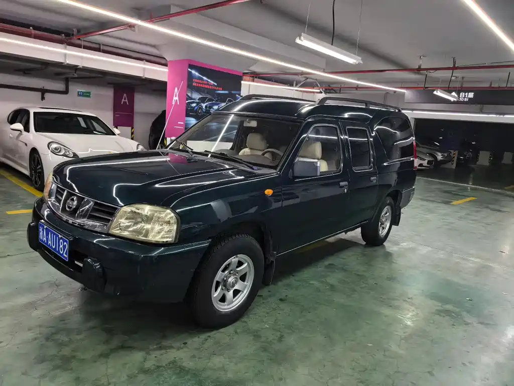 Nissan Paladin 2009