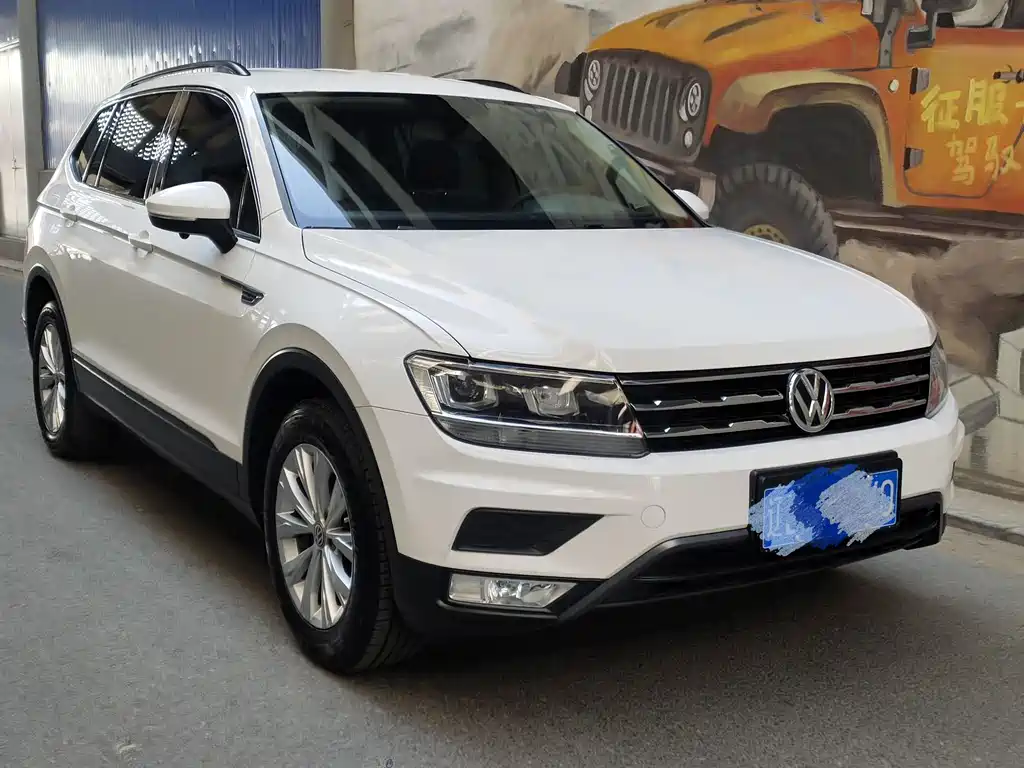 Volkswagen Tiguan L 2017 — фото 2