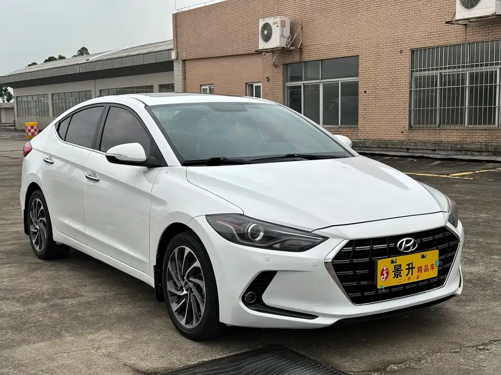 Hyundai Elantra 2020 — фото 3