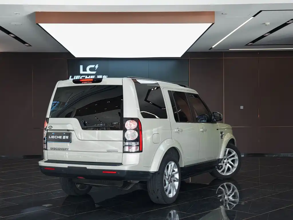 Land Rover Discovery 2014 — фото 16