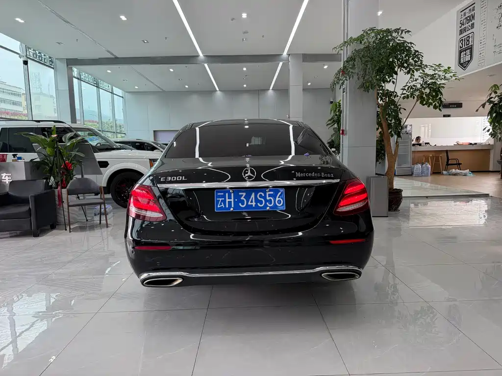 Mercedes-Benz E-Class 2016 — фото 13