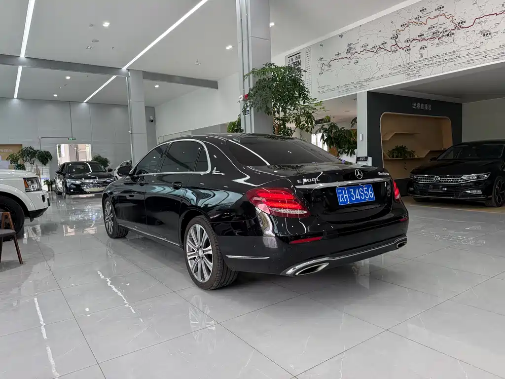 Mercedes-Benz E-Class 2016 — фото 14