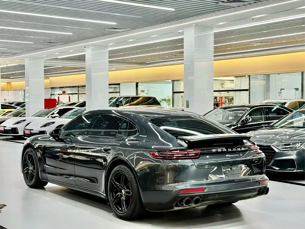 Porsche Panamera 2018 — фото 9