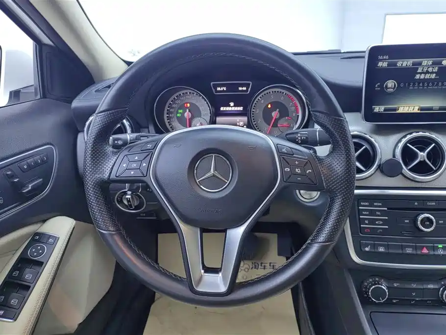Mercedes-Benz GLA 2016 — фото 15