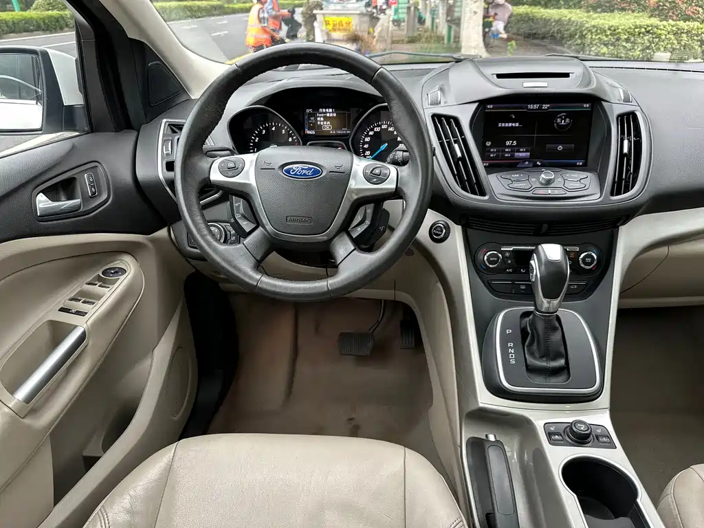 Ford Kuga 2013 — фото 13