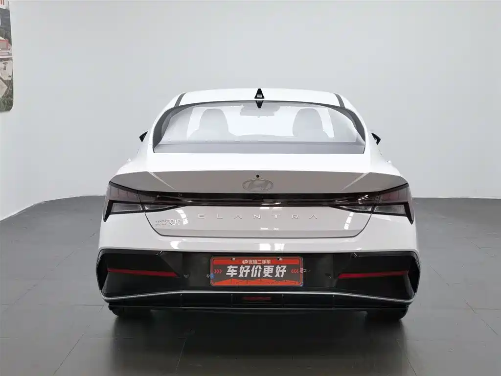 Hyundai Elantra 2025 — фото 4