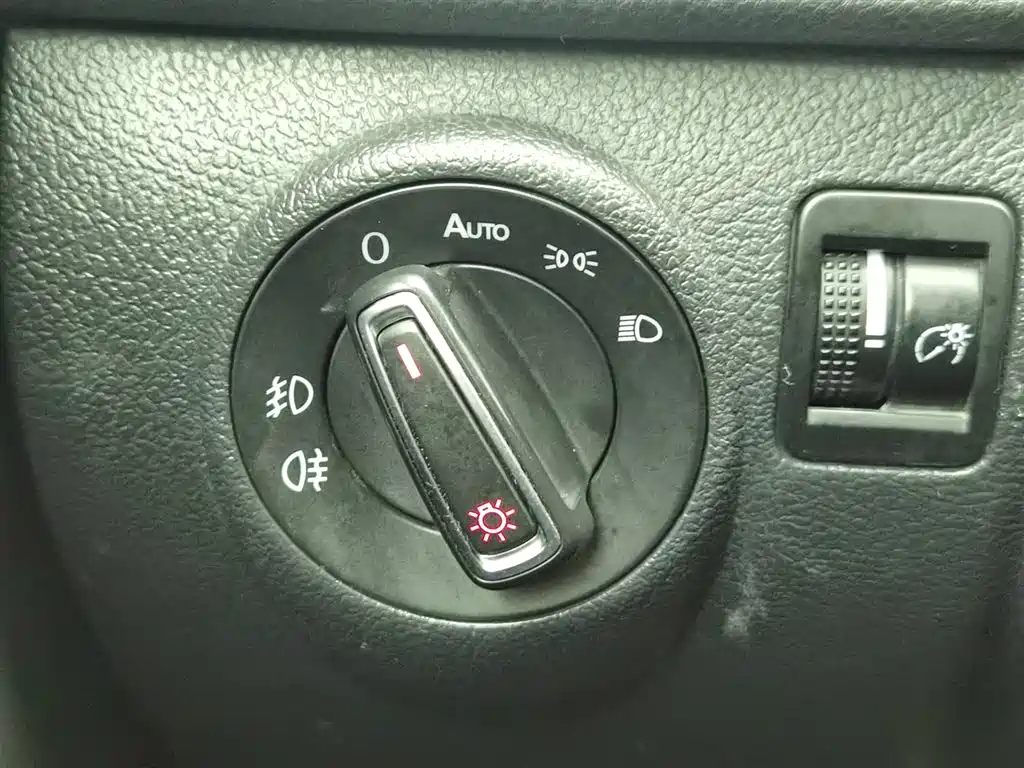 Volkswagen Tiguan 2015 — фото 21