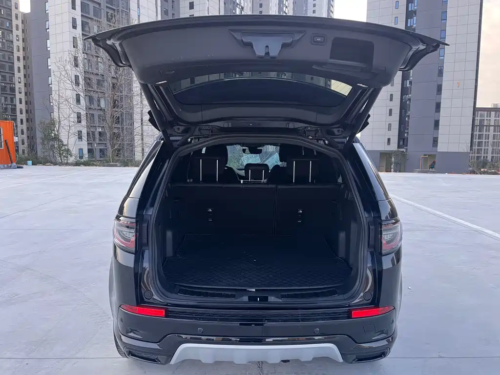 Land Rover Discovery Sport 2023 — фото 8